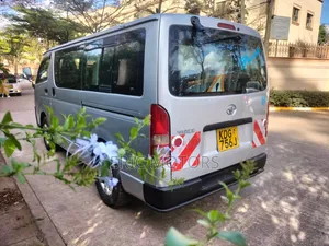 Toyota HiAce 2014 Silver