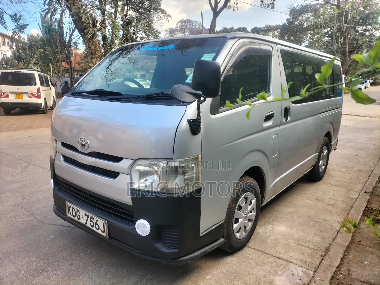 Toyota HiAce 2014 Silver