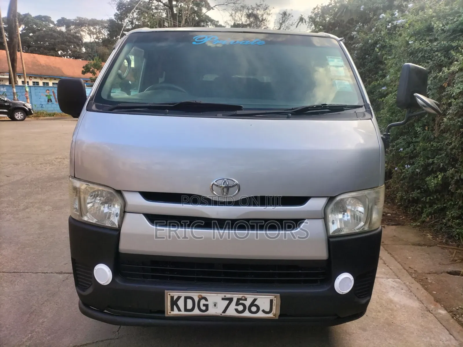 Toyota HiAce 2014 Silver