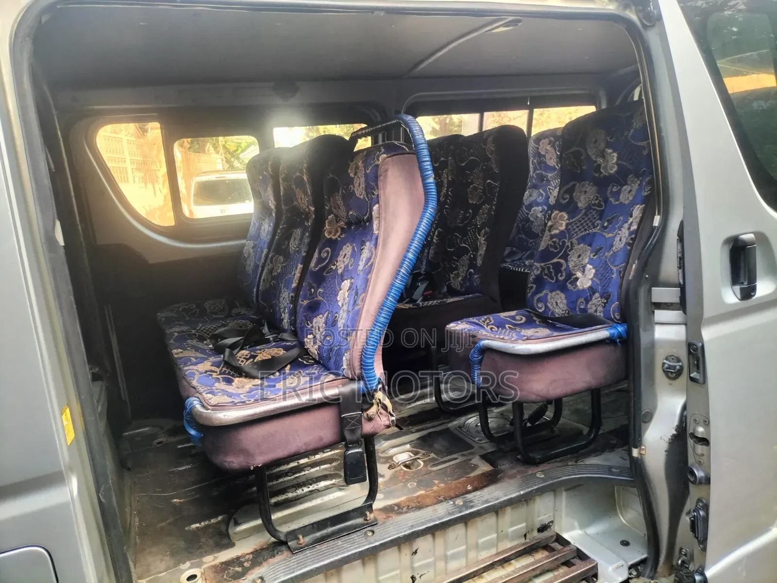 Toyota HiAce 2014 Silver