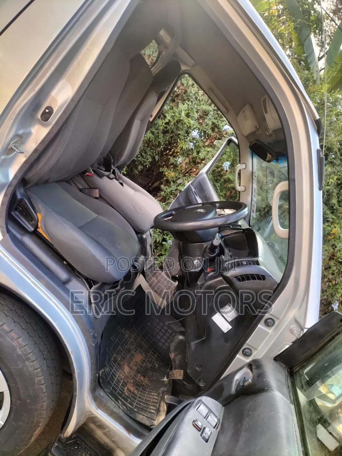 Toyota HiAce 2014 Silver