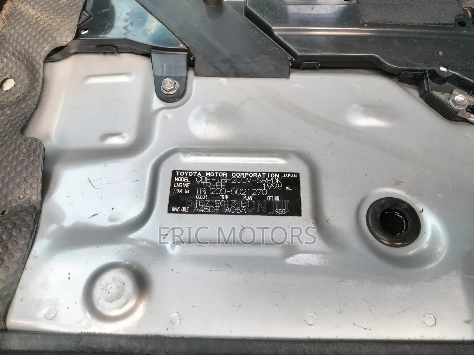 Toyota HiAce 2014 Silver