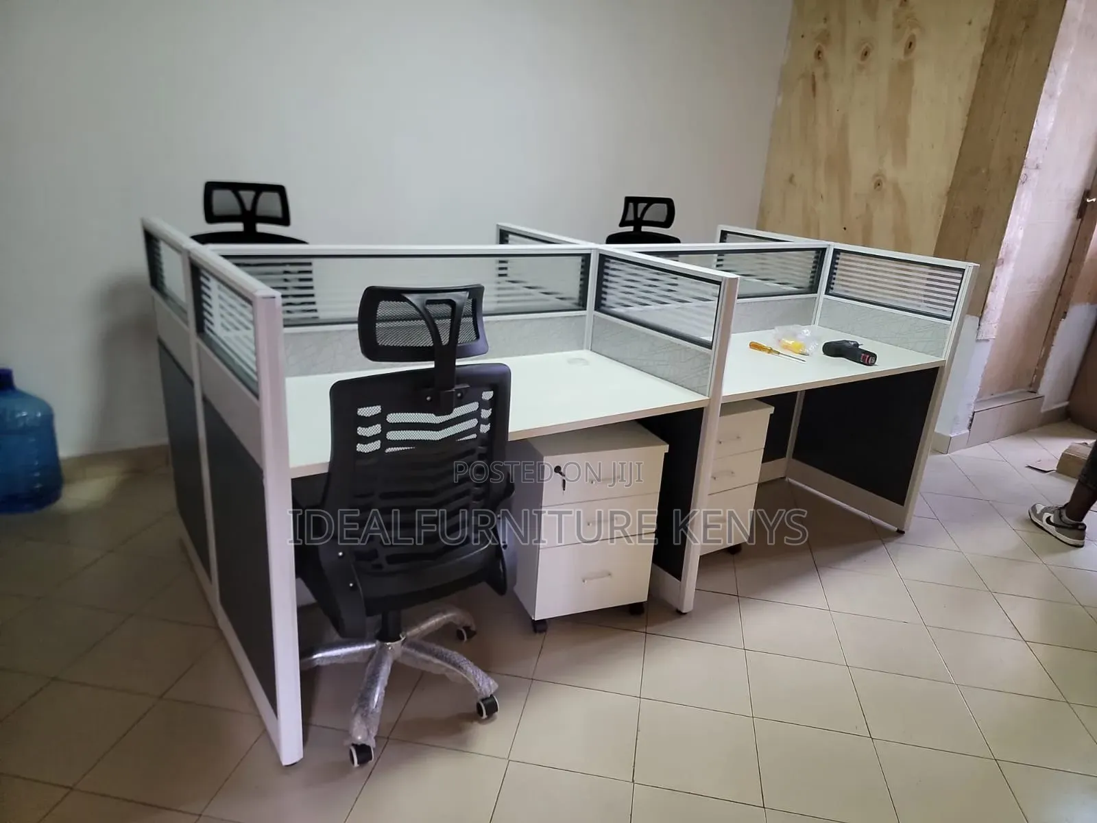 Modern Office Workstation Cluster - 4 Way