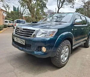 Toyota Hilux 2011 Green