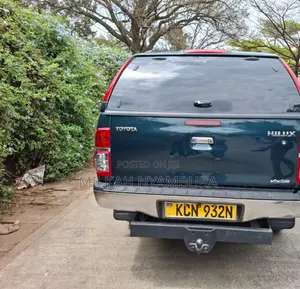 Toyota Hilux 2011 Green