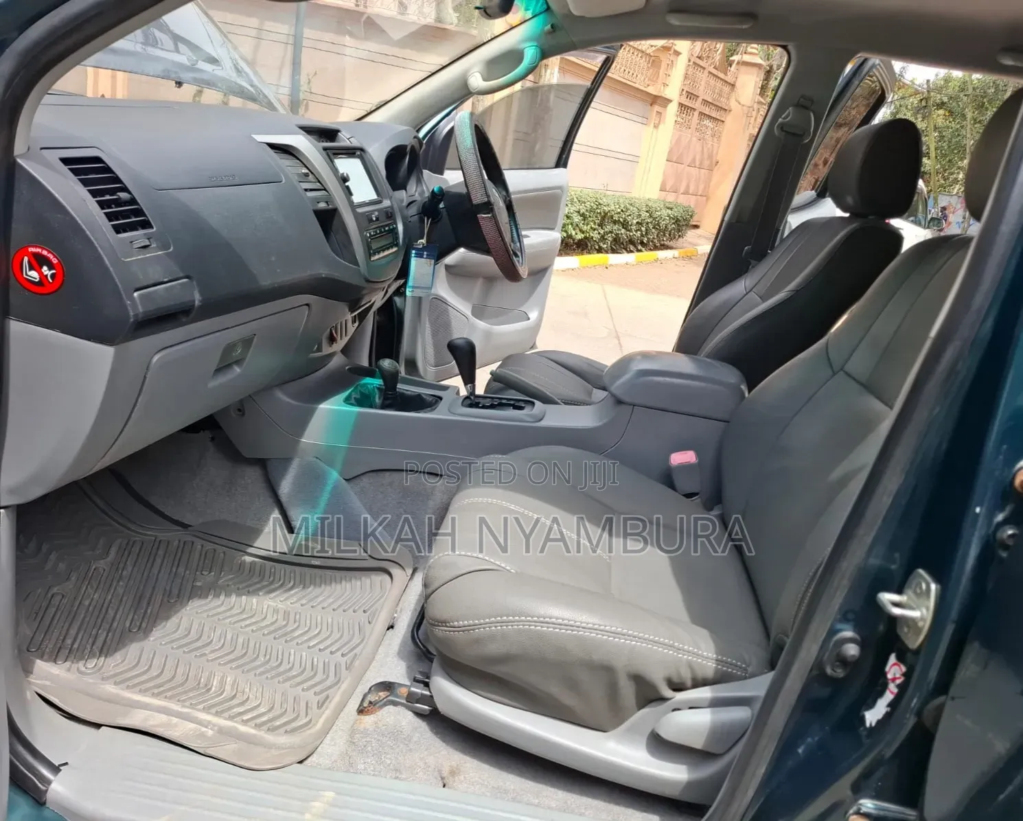 Toyota Hilux 2011 Green