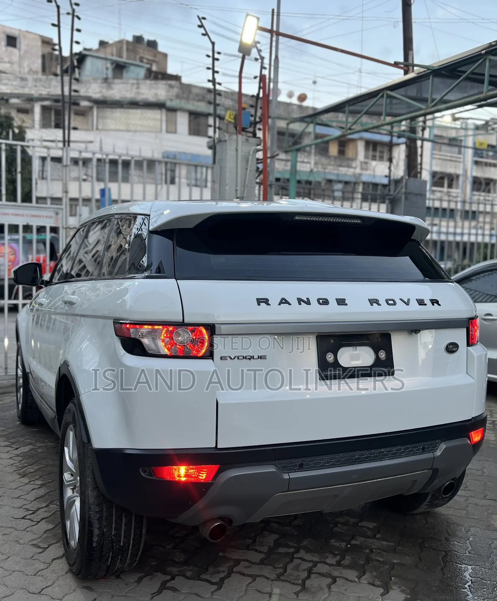 Land Rover Range Rover Evoque Dynamic 4dr SUV AWD (2.0L 4cyl Turbo 9A) White