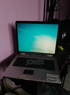 Laptop Toshiba Satellite Fusion 15 2GB Intel Core i5 HDD 60GB
