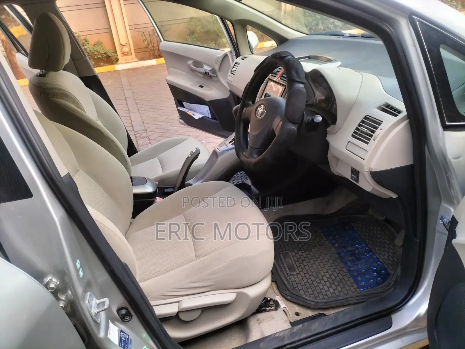 Toyota Auris 2009 Silver