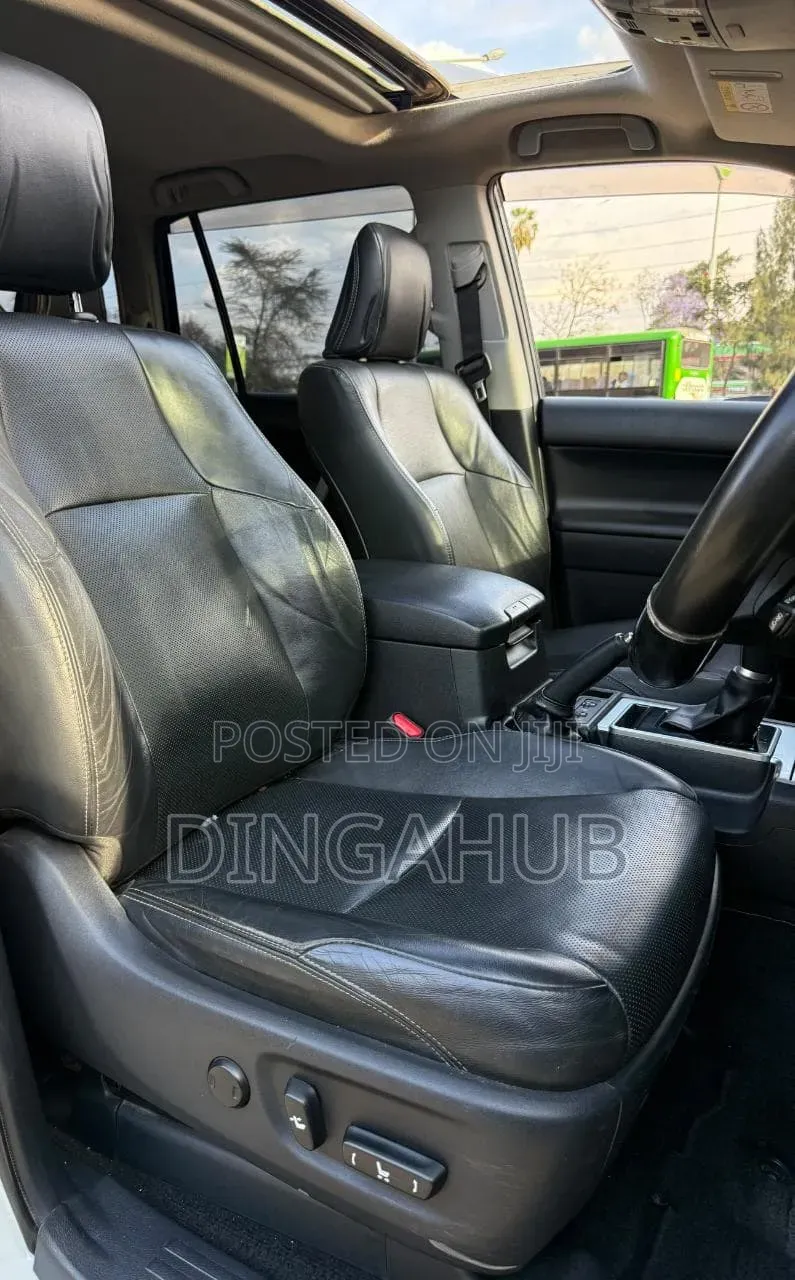 Toyota Land Cruiser Prado 2.7 2018 Pearl