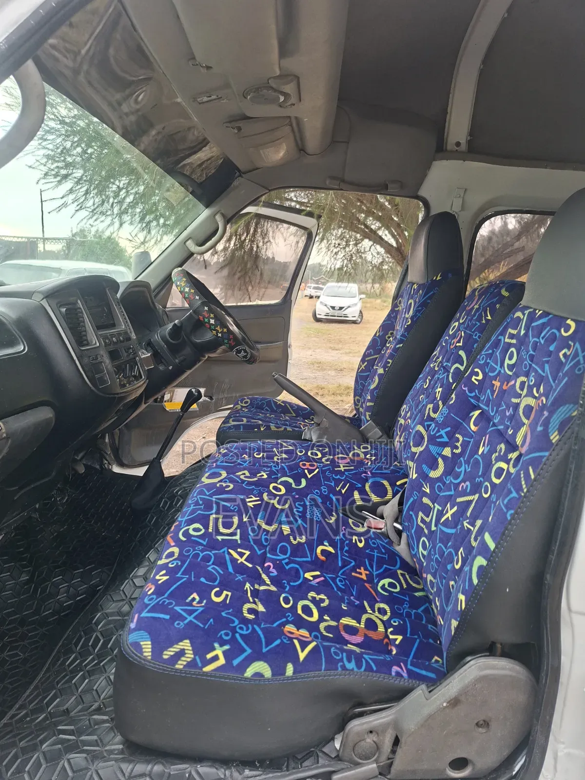 Nissan Caravan (Urvan) 2012 White