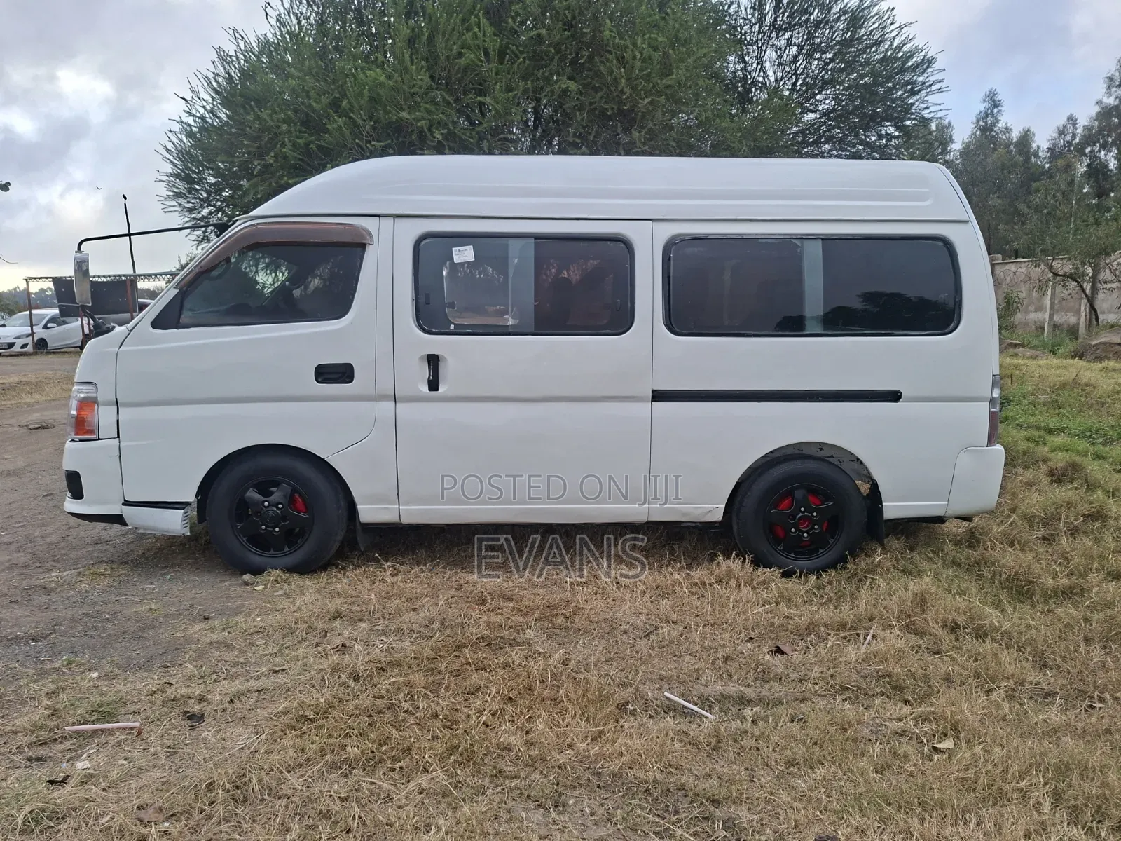 Nissan Caravan (Urvan) 2012 White