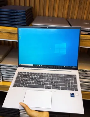 New Laptop HP ZBook Firefly 16inch G9 16GB Intel Core i7 SSD 512GB