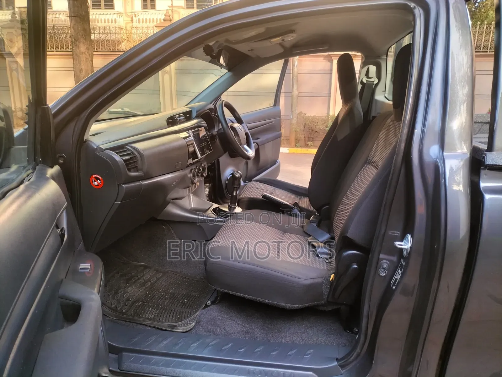 Toyota Hilux 2019 Black