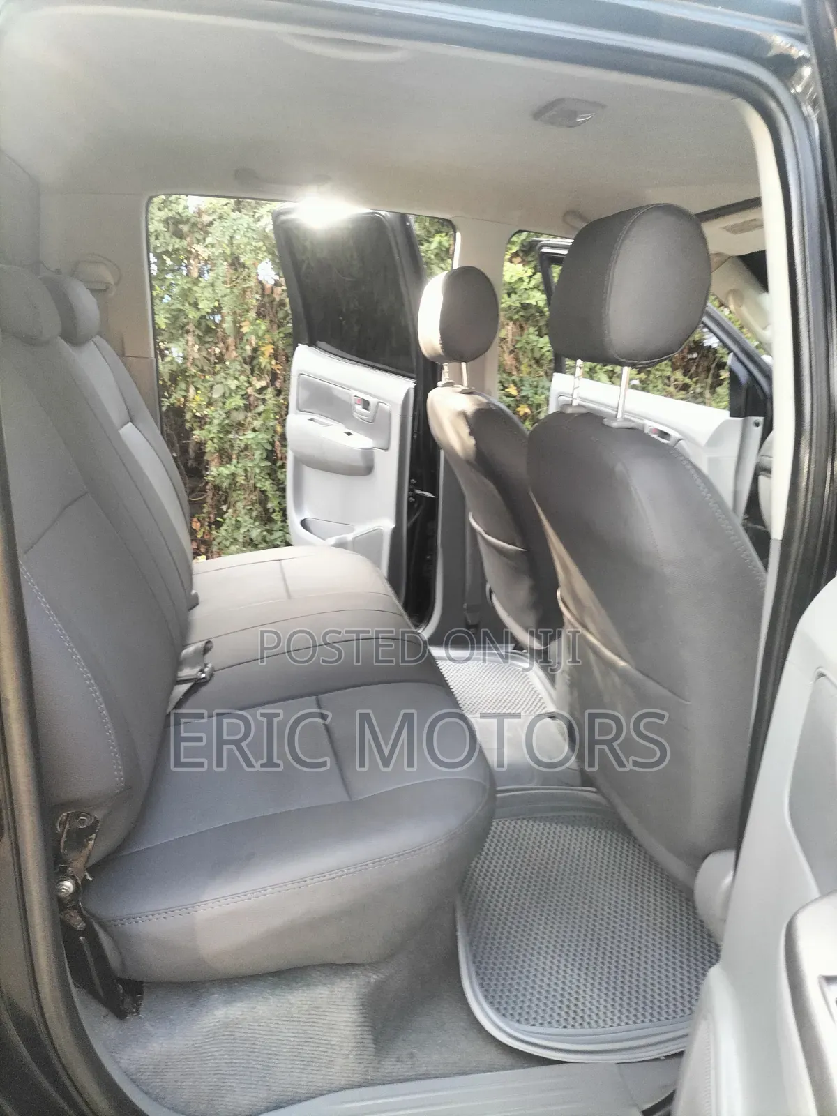 Toyota Hilux 2010 Black