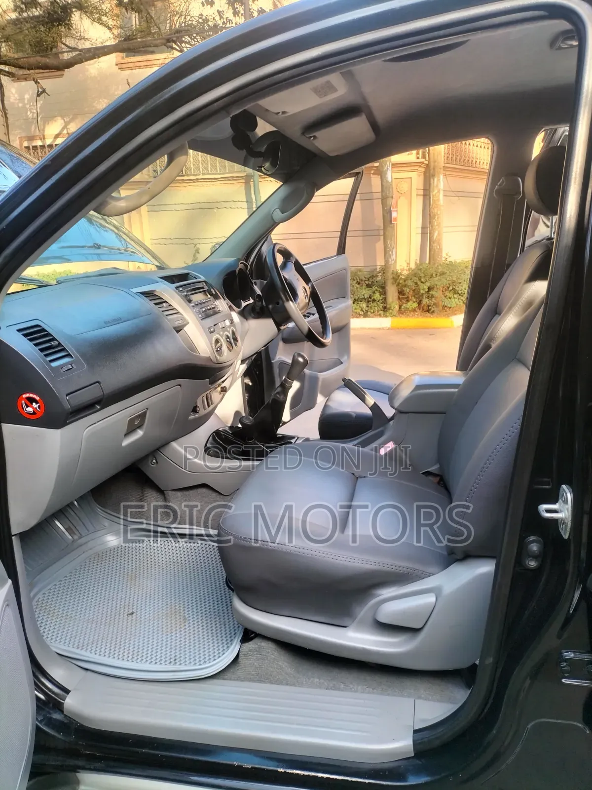 Toyota Hilux 2010 Black