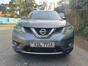 Nissan X-Trail 2.0 Petrol FWD 2015 Gray