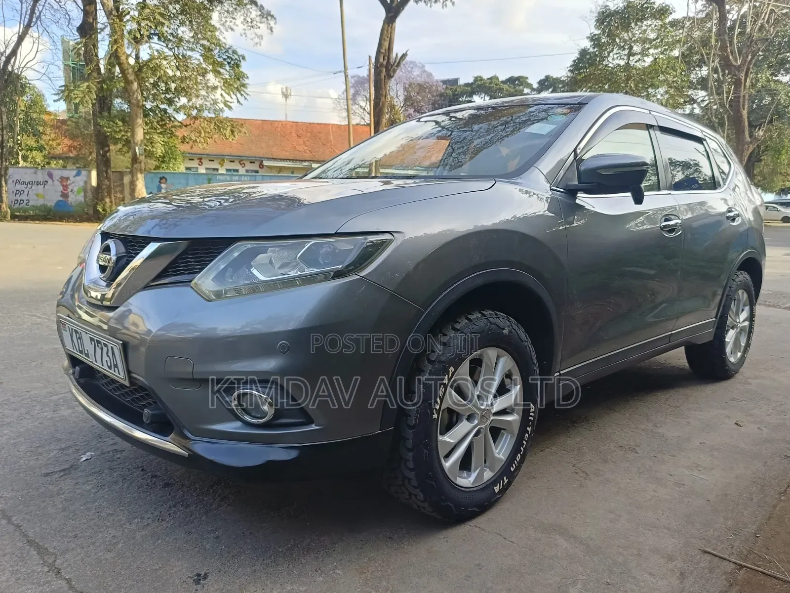 Nissan X-Trail 2.0 Petrol FWD 2015 Gray