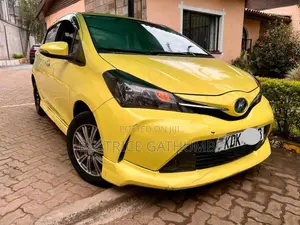 Toyota Vitz 1.0 FWD 5dr 2016 Yellow