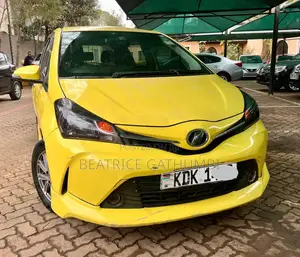 Toyota Vitz 1.0 FWD 5dr 2016 Yellow