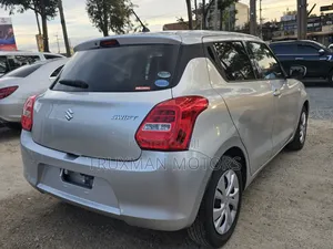 Suzuki Swift 2018 Silver