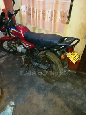Bajaj Boxer 125 2023 Red