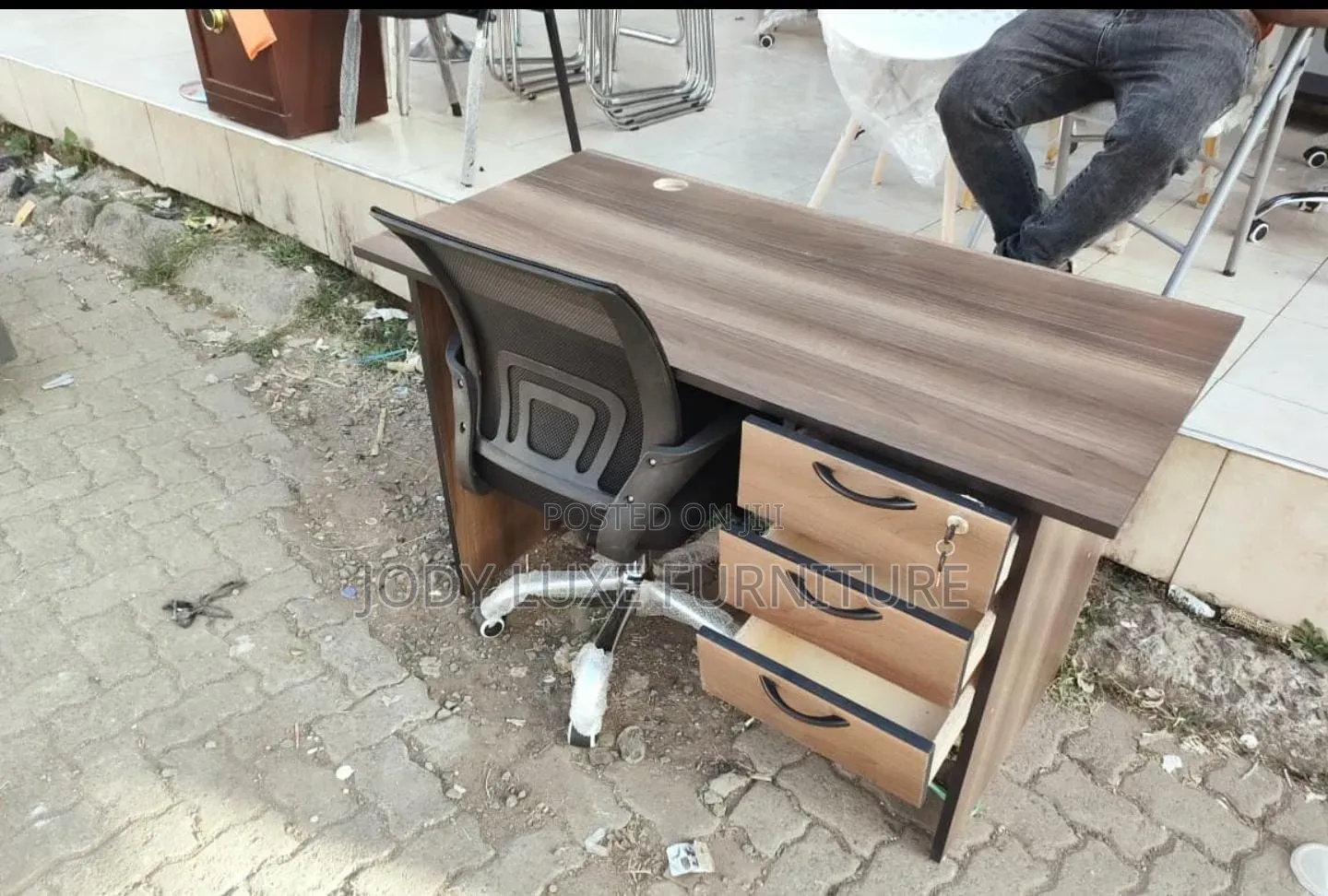 Office Desk -Computer Comfort