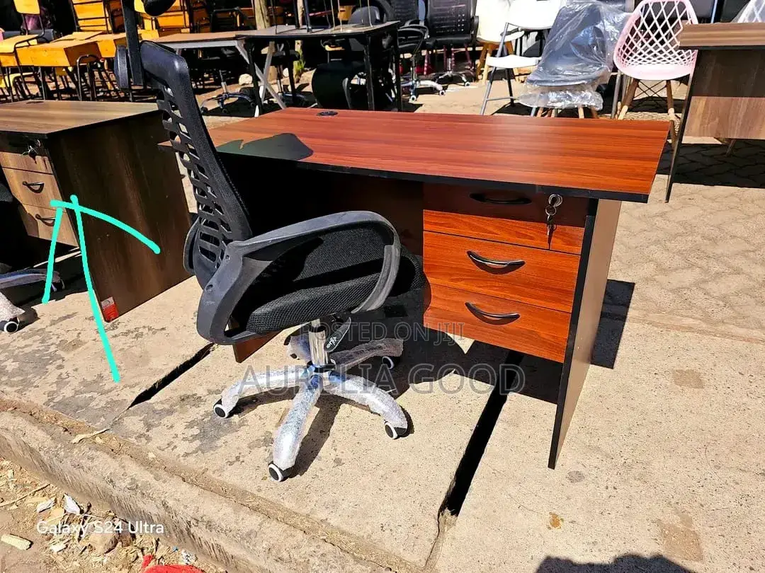 Office Desk -Computer Comfort