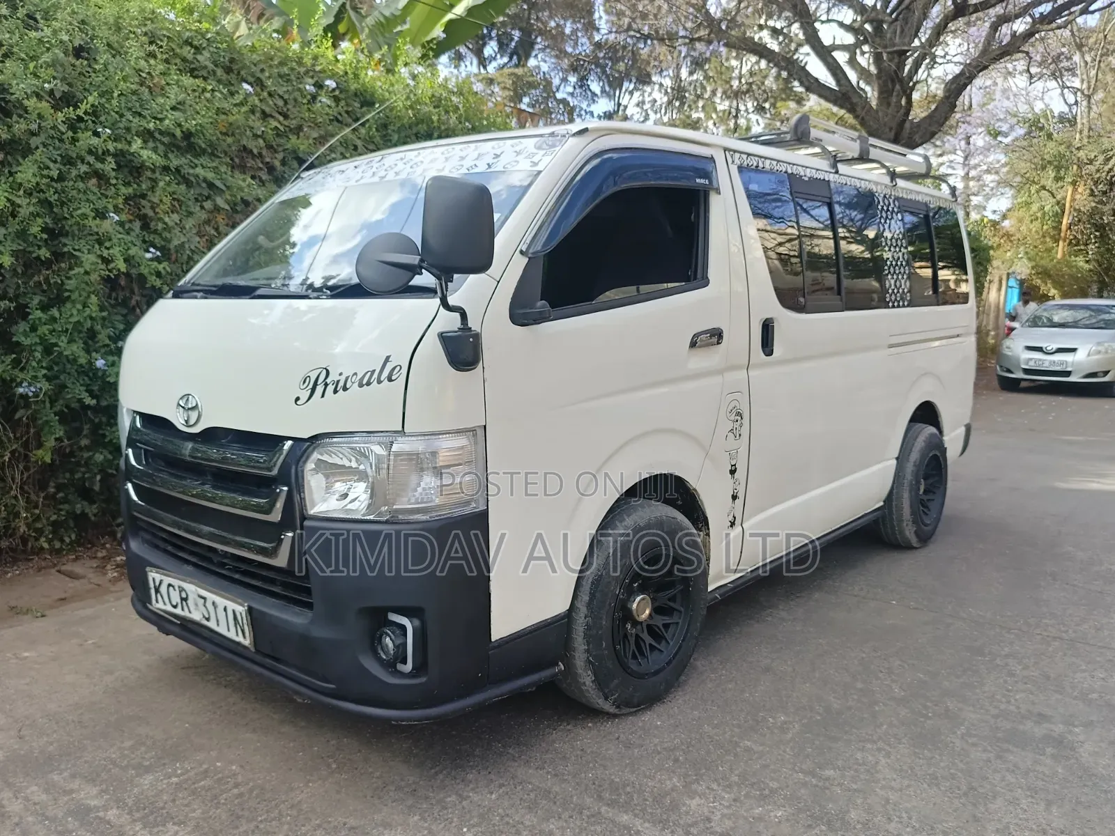 Toyota HiAce 2011 White