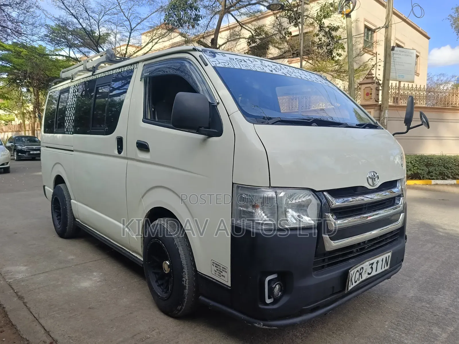 Toyota HiAce 2011 White