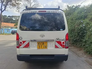 Toyota HiAce 2011 White