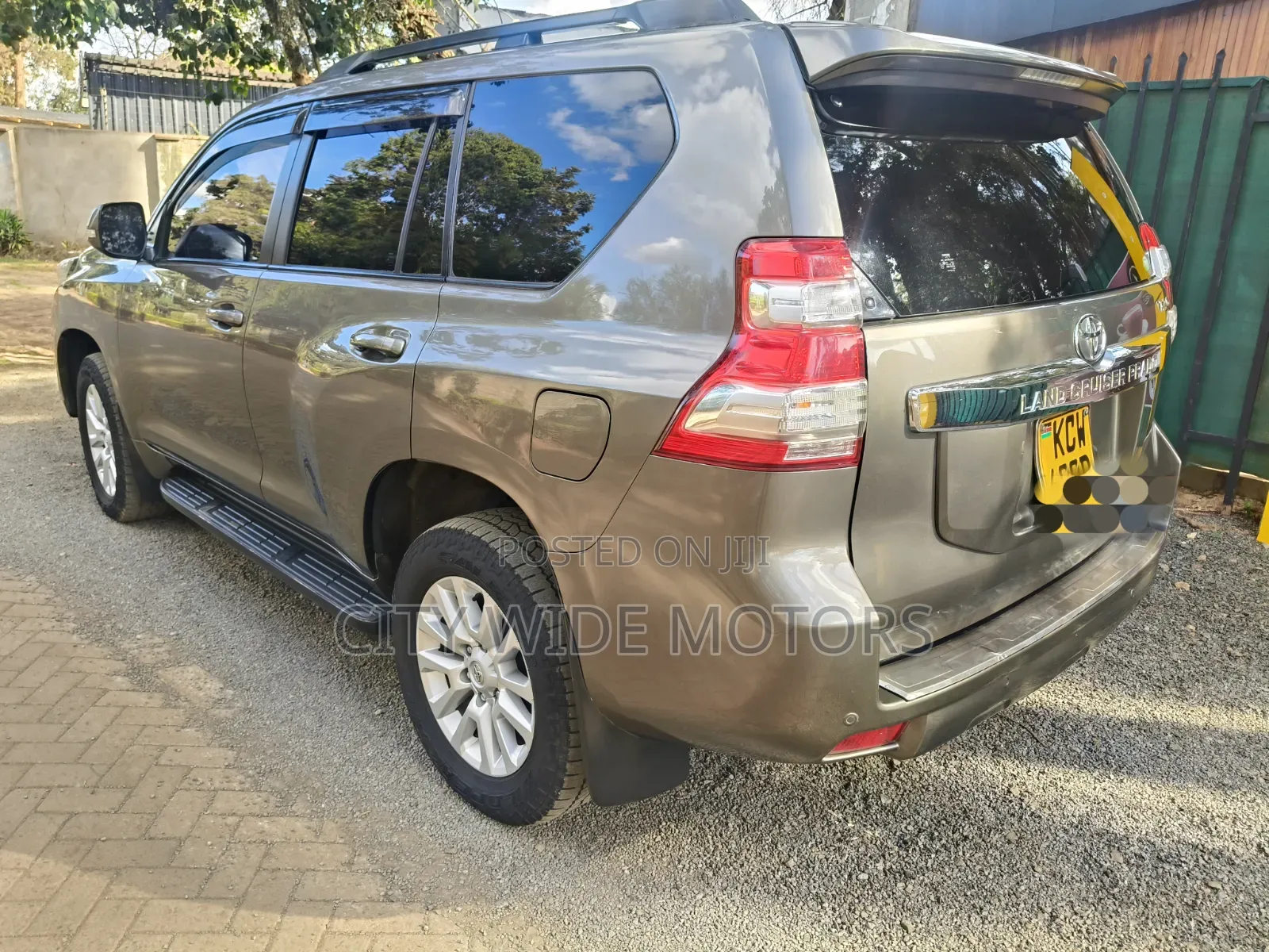 Toyota Land Cruiser Prado 2.8 D-4D 2015 Gold