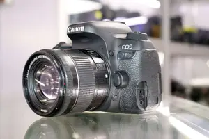 Canon 77 D