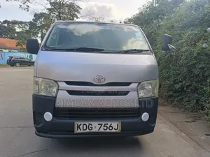 Toyota HiAce 2014 Silver