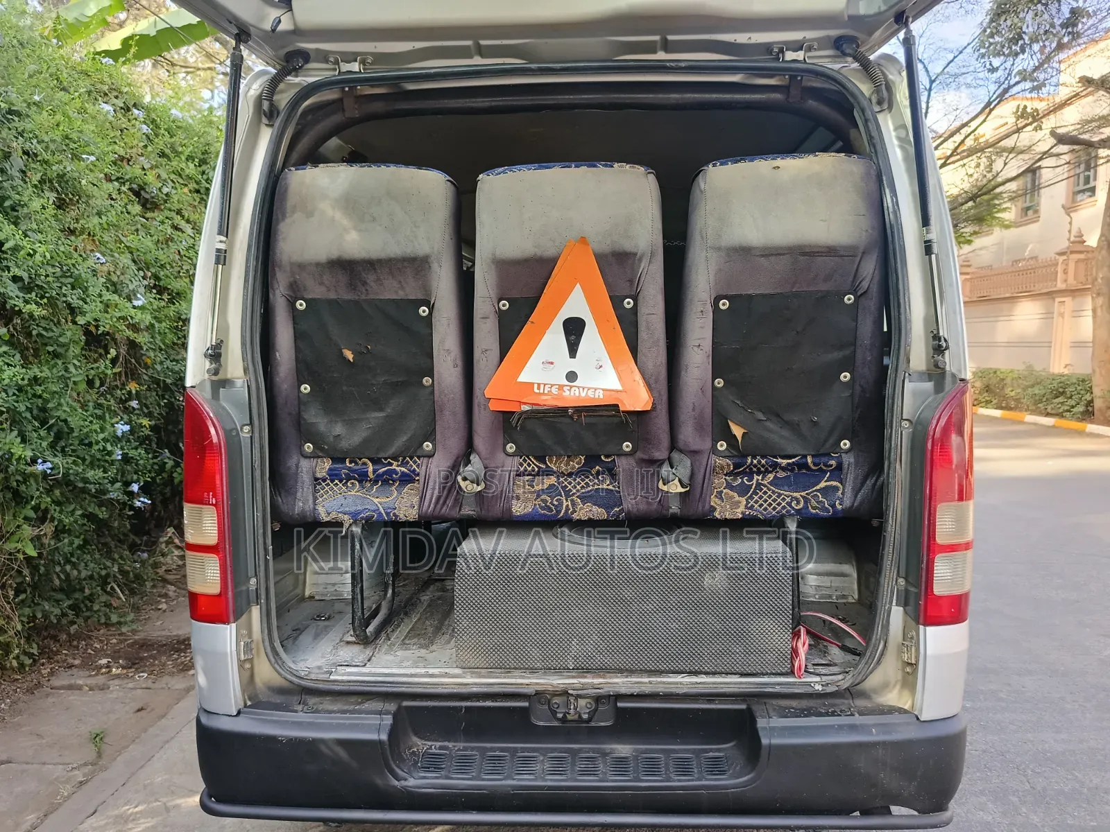 Toyota HiAce 2014 Silver