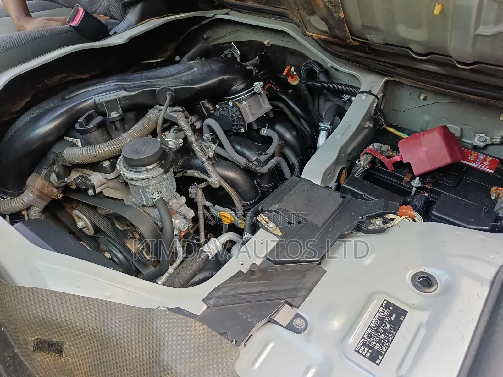 Toyota HiAce 2014 Silver