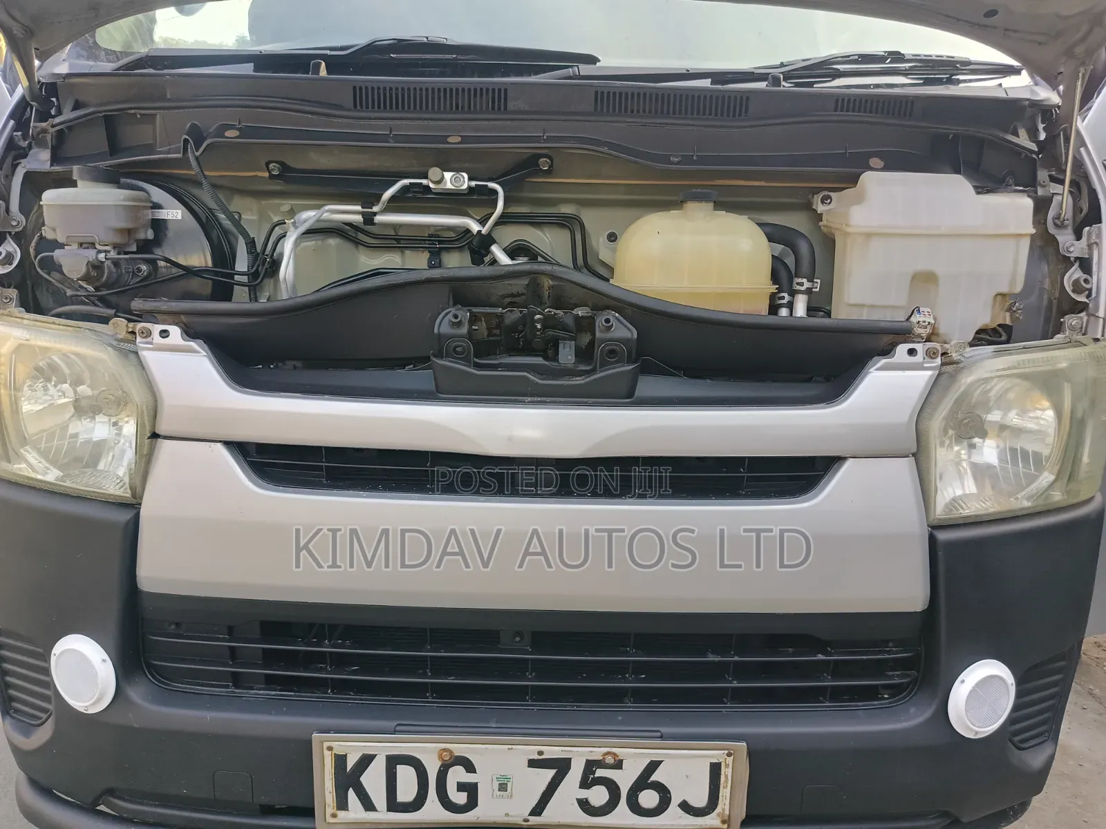 Toyota HiAce 2014 Silver