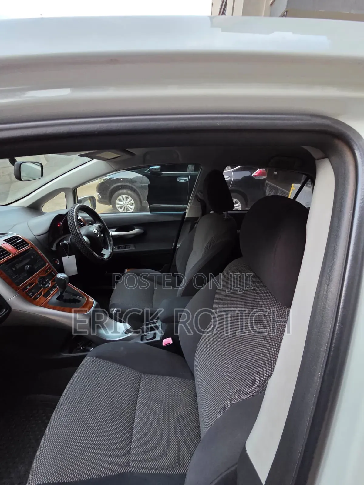Toyota Auris 2012 Pearl
