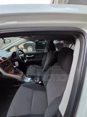 Toyota Auris 2012 Pearl