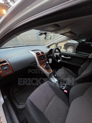 Toyota Auris 2012 Pearl