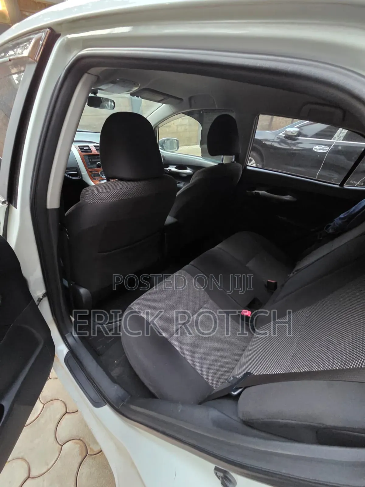 Toyota Auris 2012 Pearl
