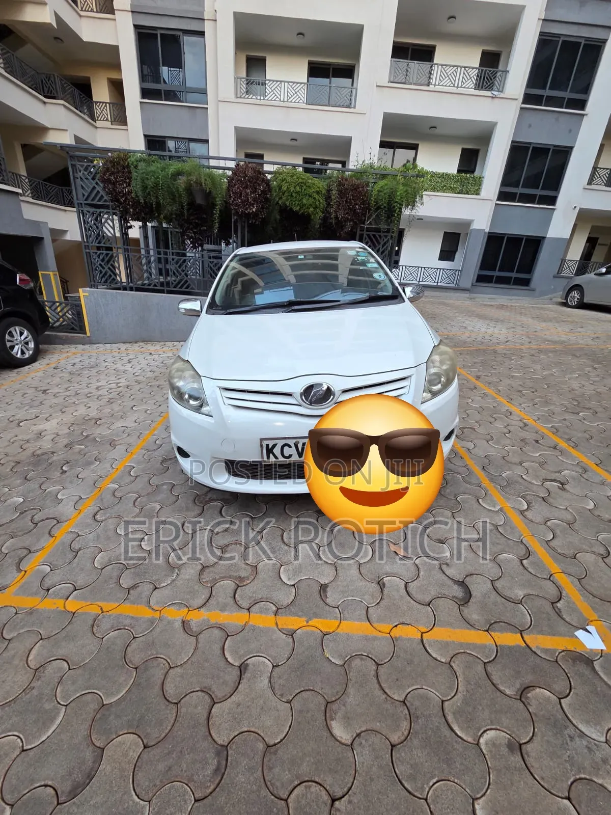 Toyota Auris 2012 Pearl