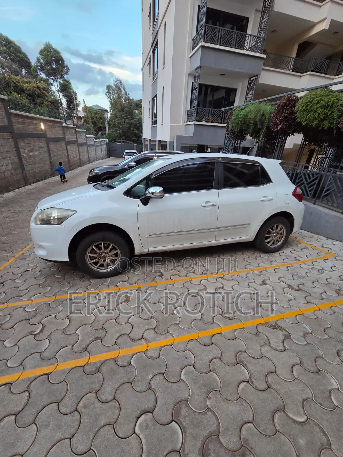 Toyota Auris 2012 Pearl