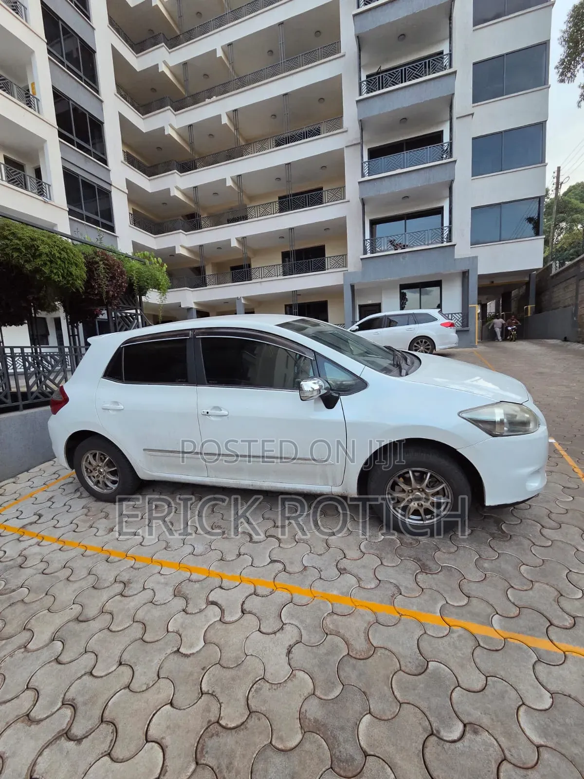 Toyota Auris 2012 Pearl