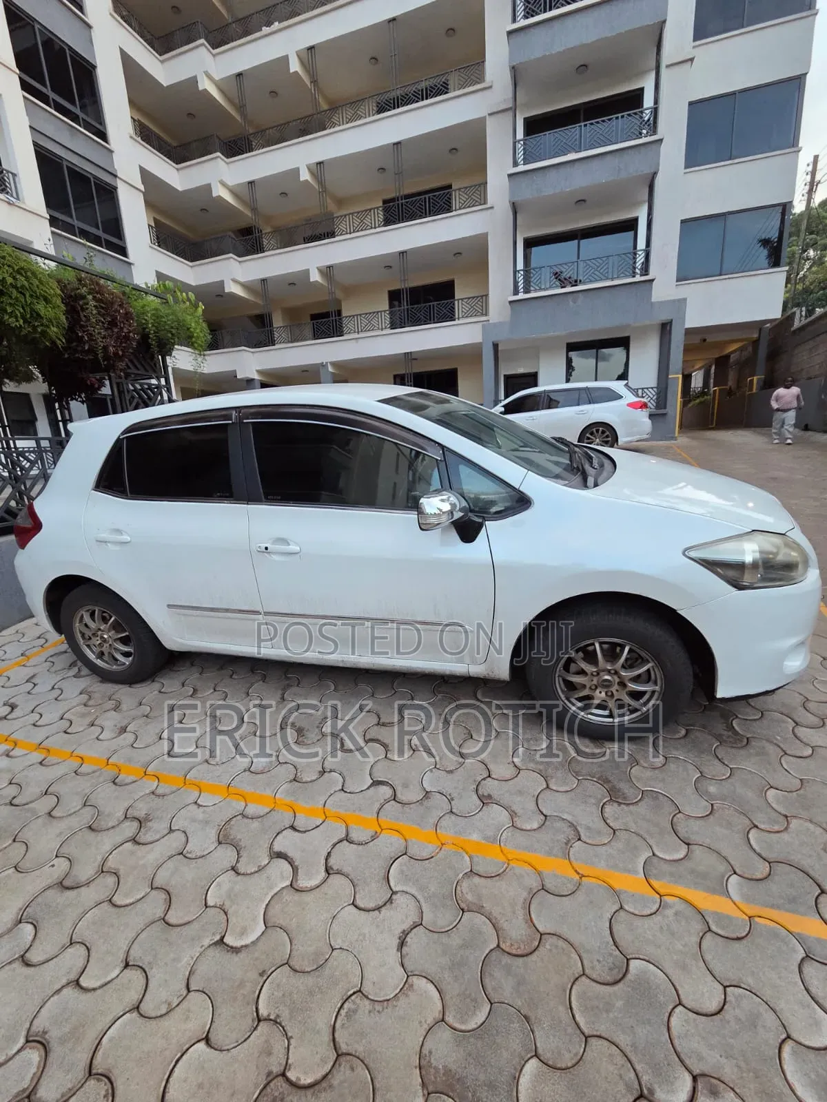 Toyota Auris 2012 Pearl