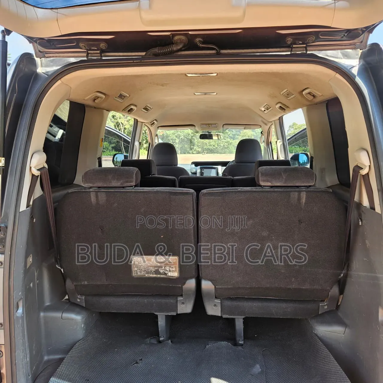 Toyota Noah 2010 Silver