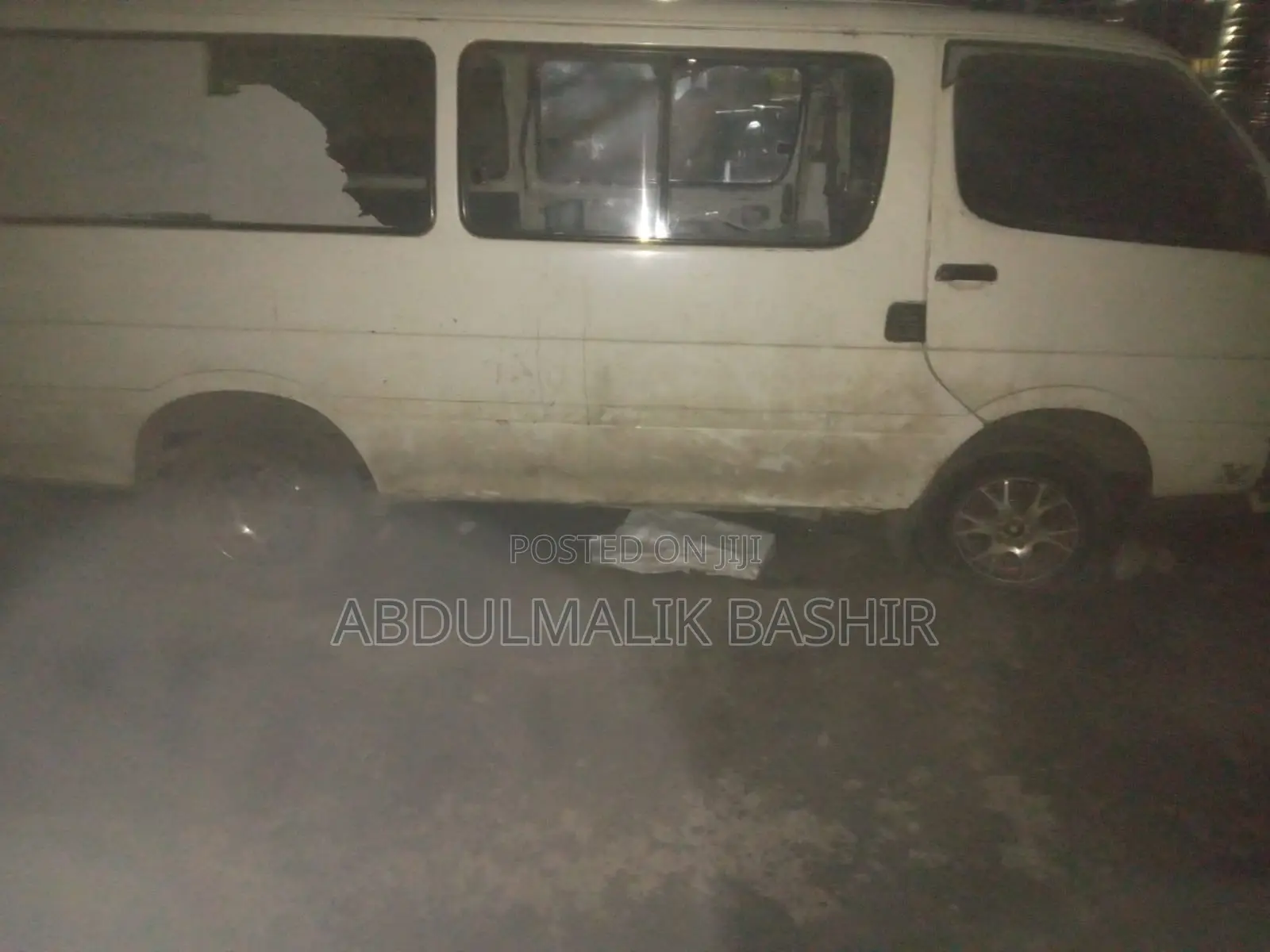Toyota HiAce 1999 White