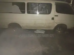 Toyota HiAce 1999 White