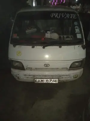 Toyota HiAce 1999 White