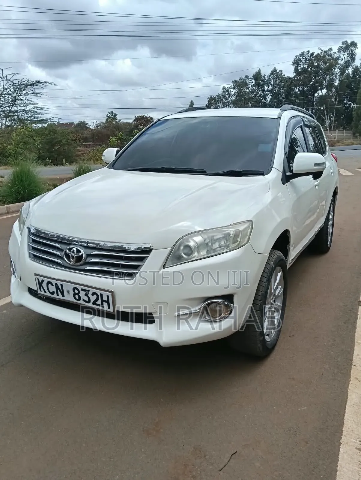 Toyota Vanguard 2011 White